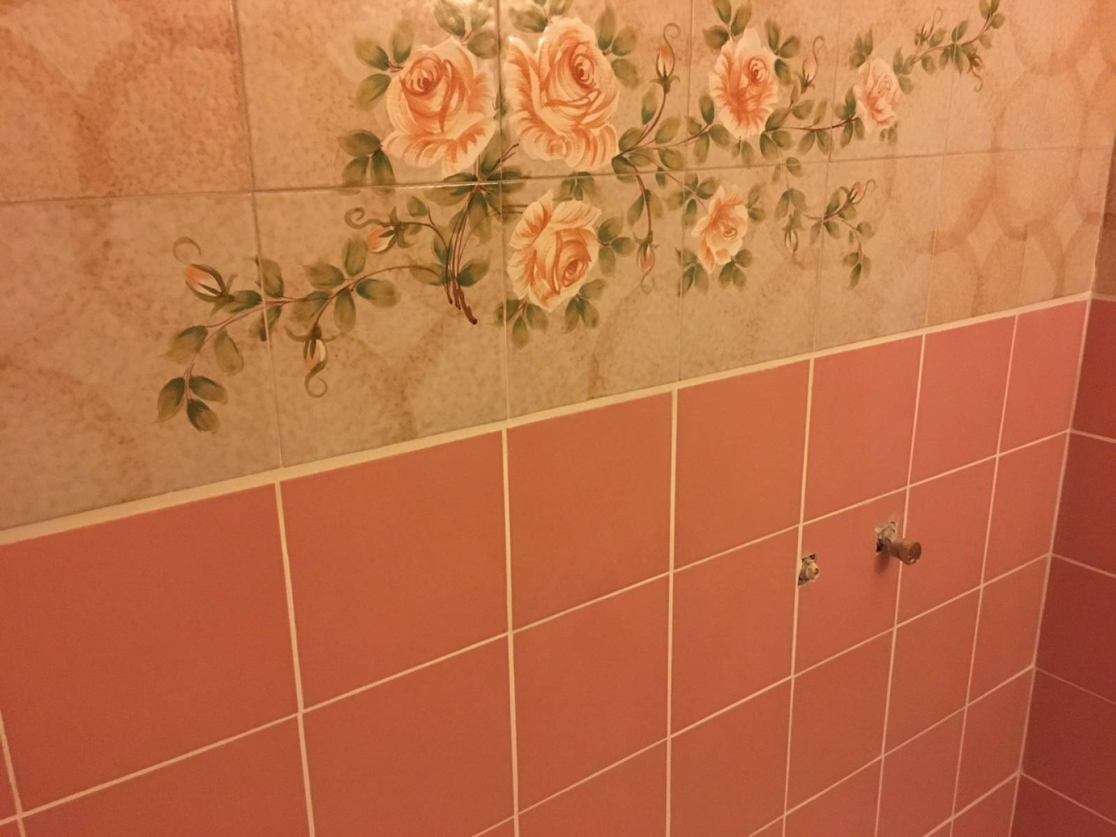 Complément du carrelage déposé dans la douche à Arcueil (94)