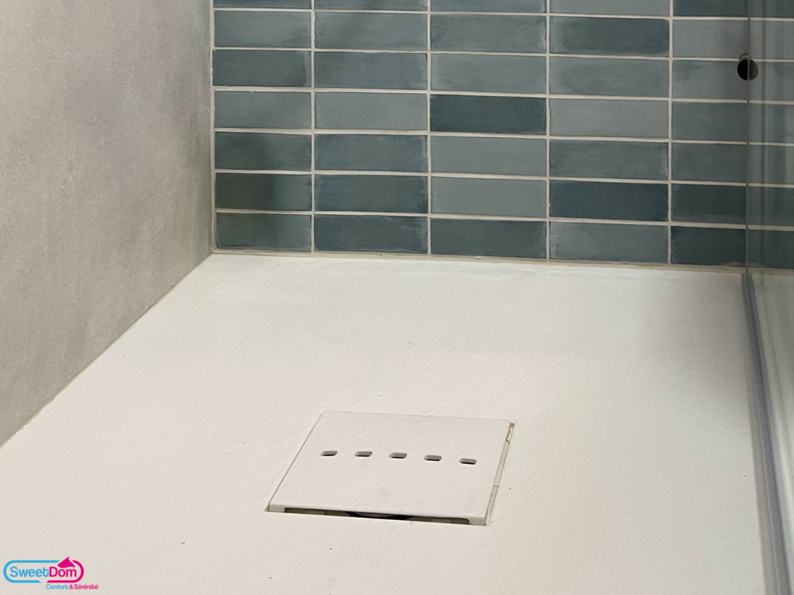 Installer un receveur antidérapant blanc à Neuilly Plaisance (93360)