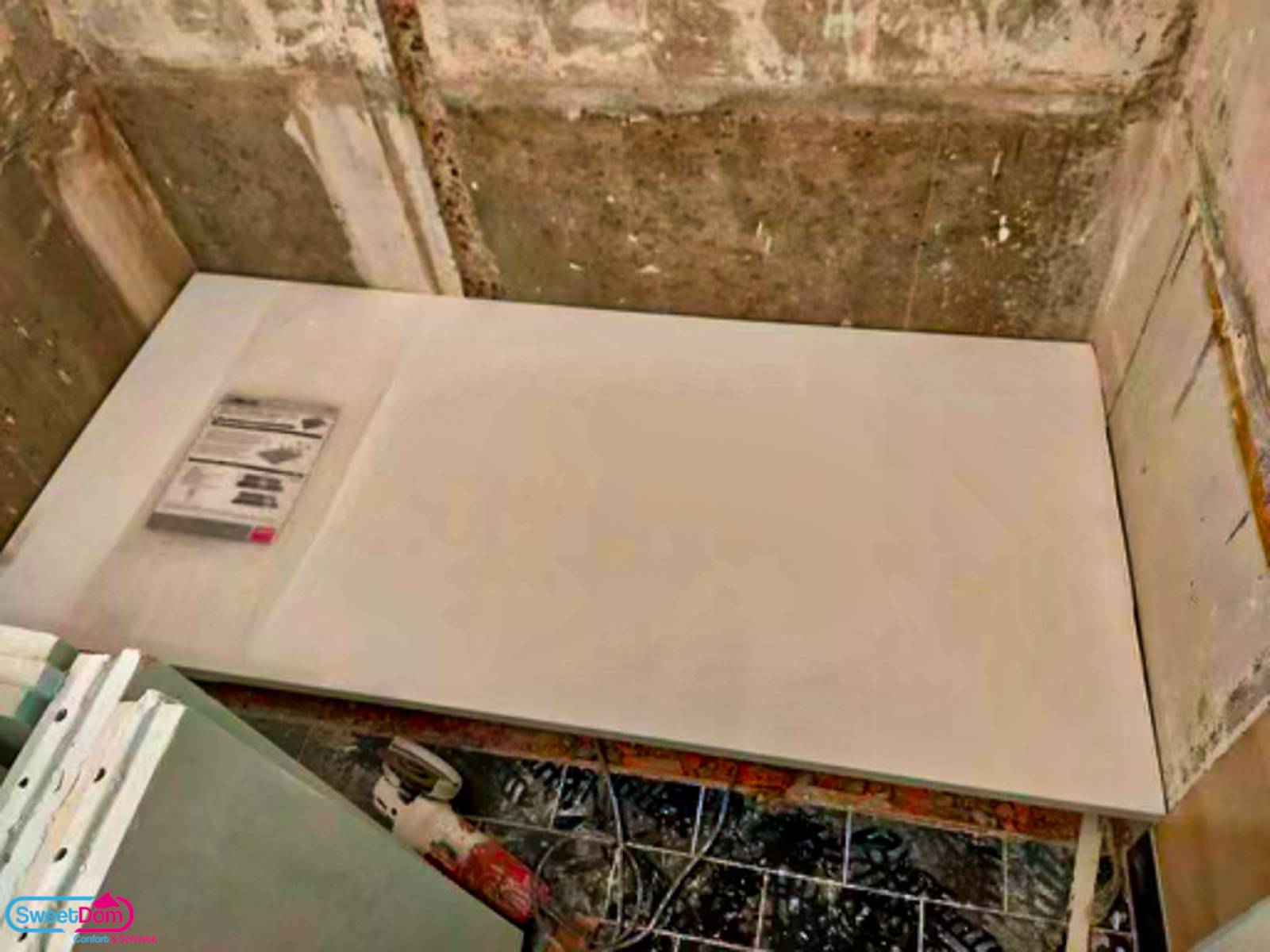 Installer le socle et le receveur pour la nouvelle douche à Paris (75011)