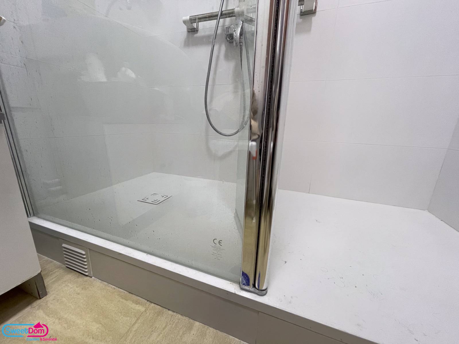 Installation d'une grande douche semi-ouverte à Paris (75013)