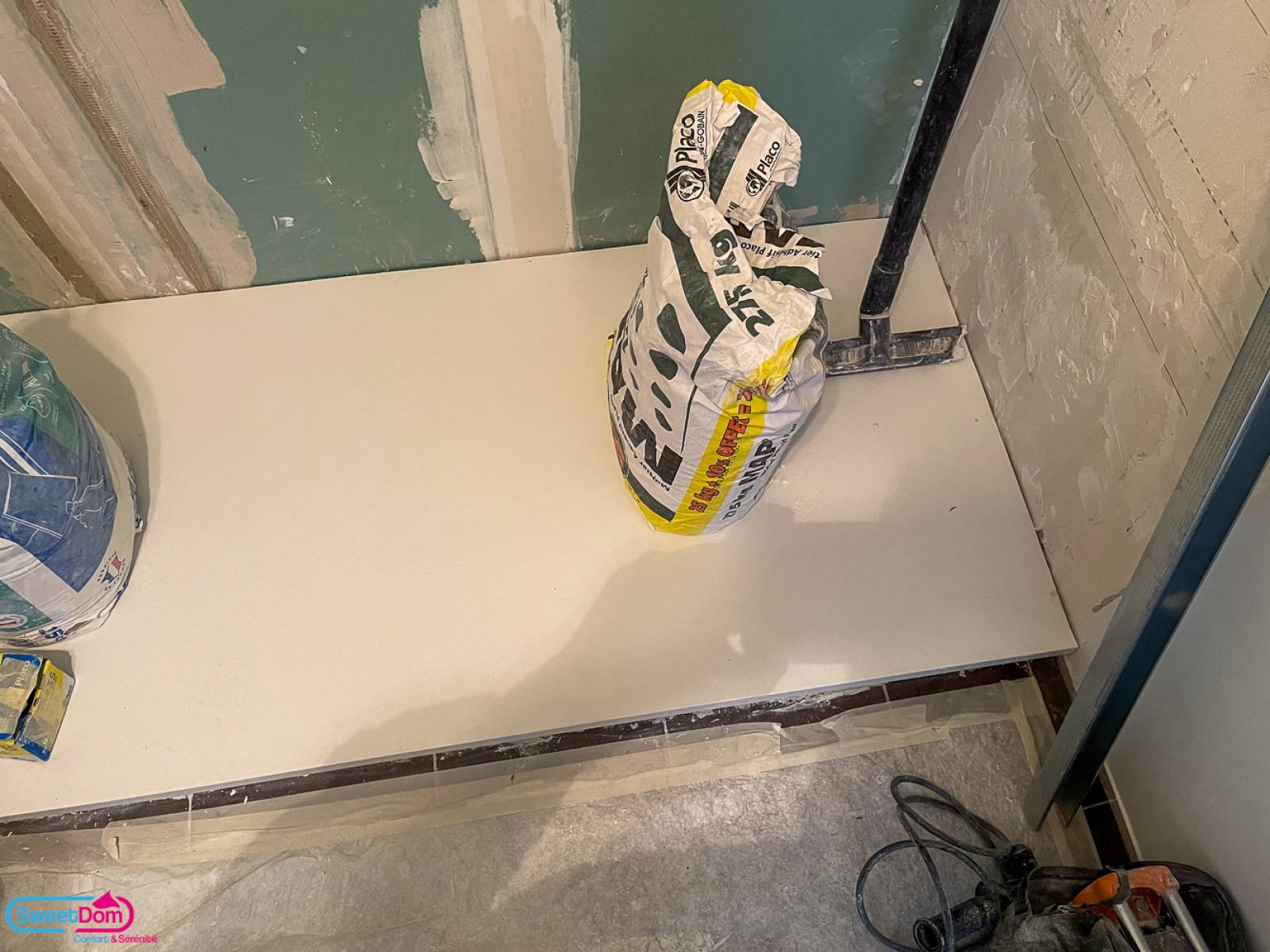 Mettre un receveur de douche antidérapant dans une salle de bains à Paris 12ème arrondissement (75012)