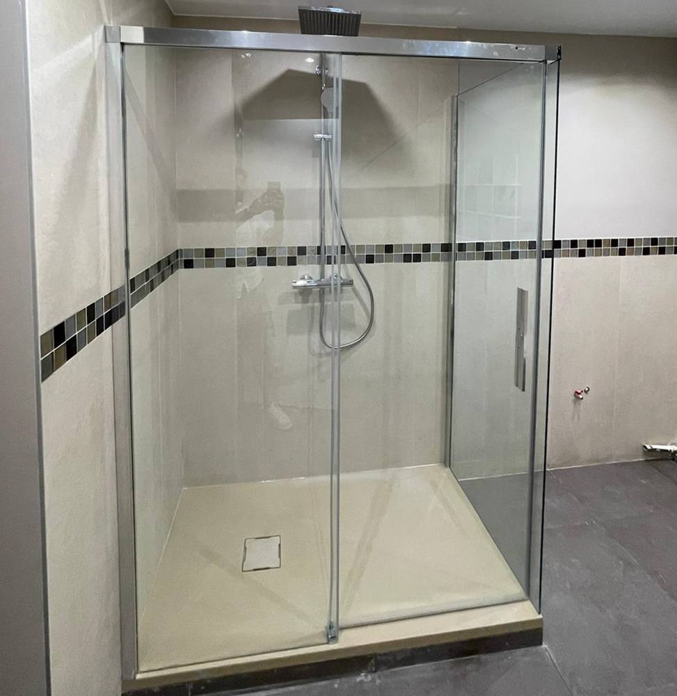 Chantier, phase finale receveur et paroi de douche coulissante (94260)