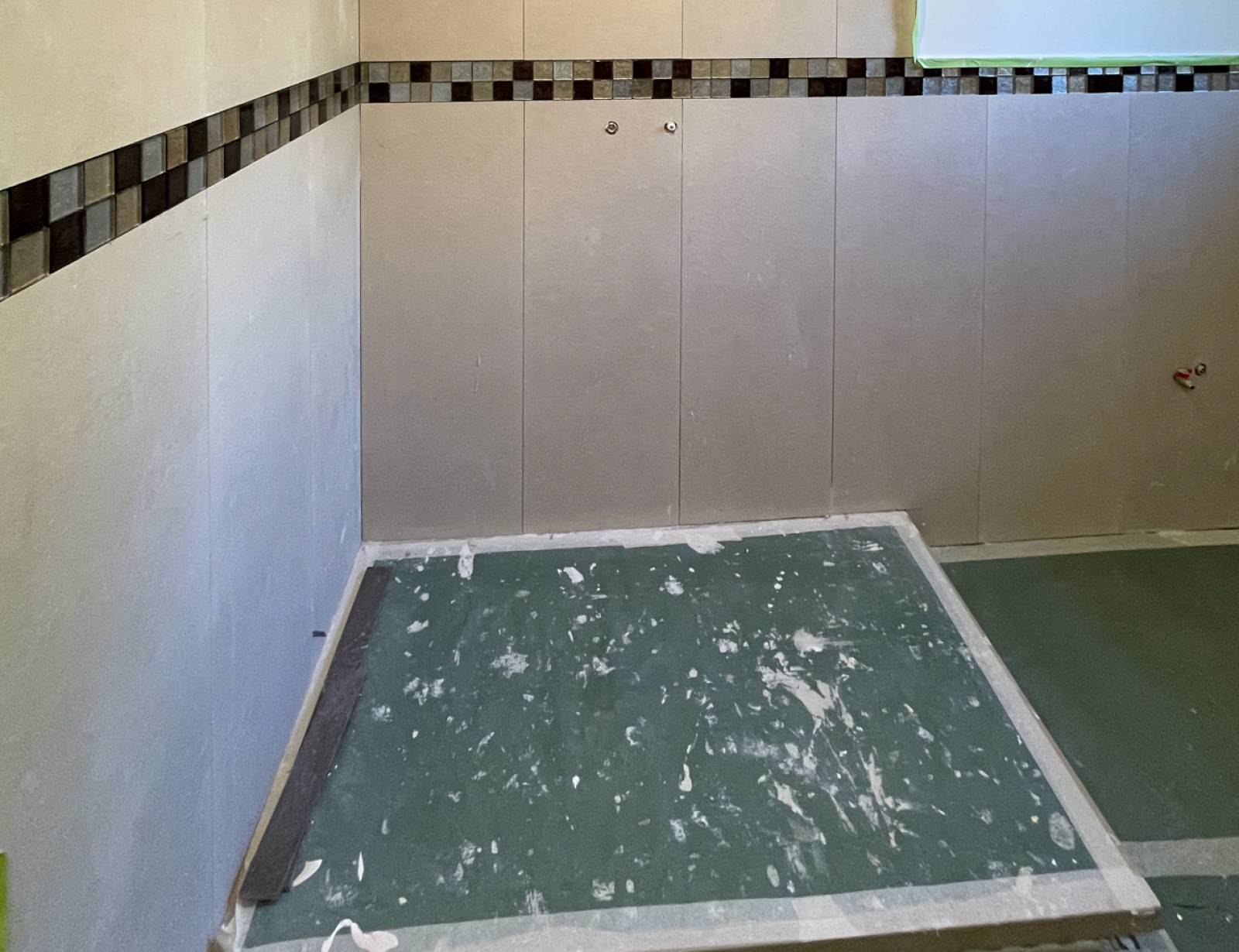 Chantier, mise en place du receveur (94260) 