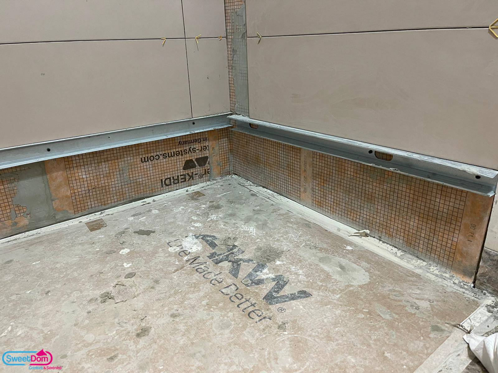 Mettre en place le carrelage et le receveur pour la douche à Choisy-le-Roi (94)