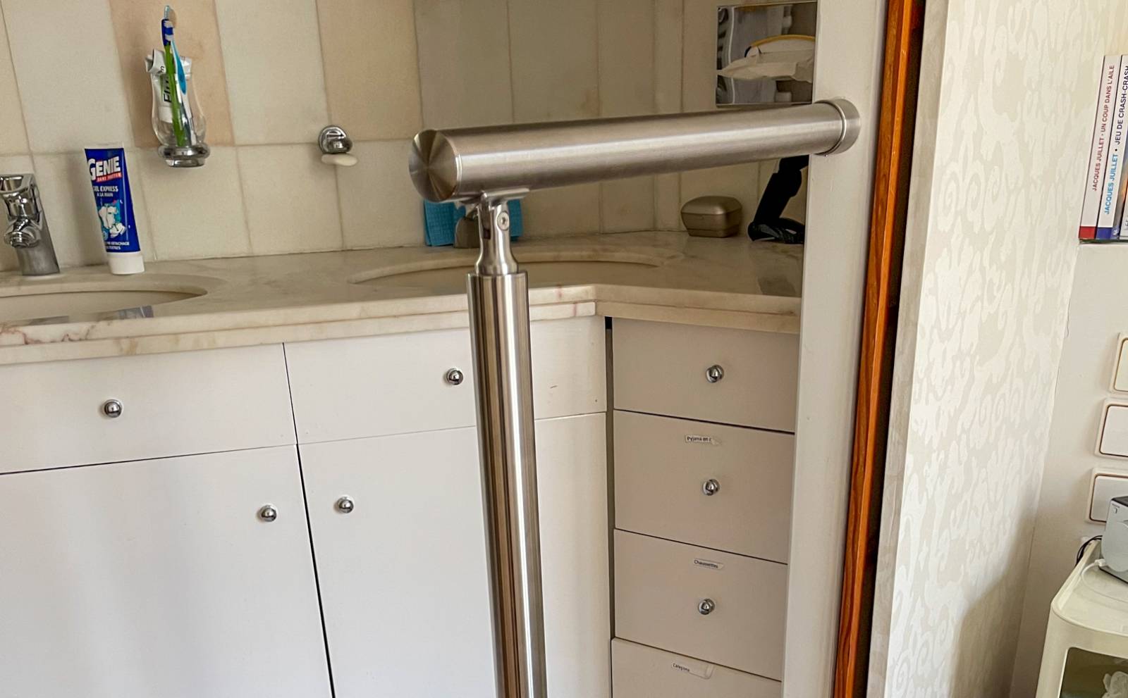 Petite main courante dans la cuisine (75015)