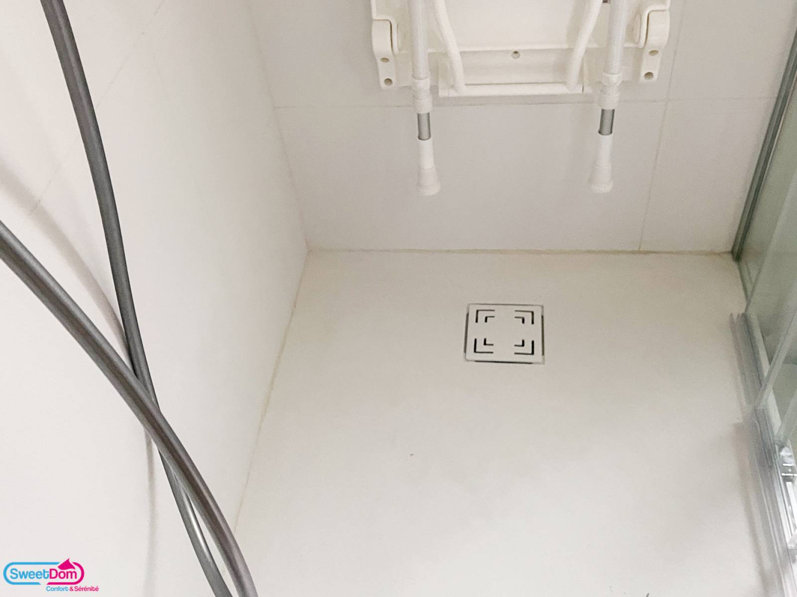 Recherche professionnels pour installer une douche en angle au Plessis-Robinson (92350)