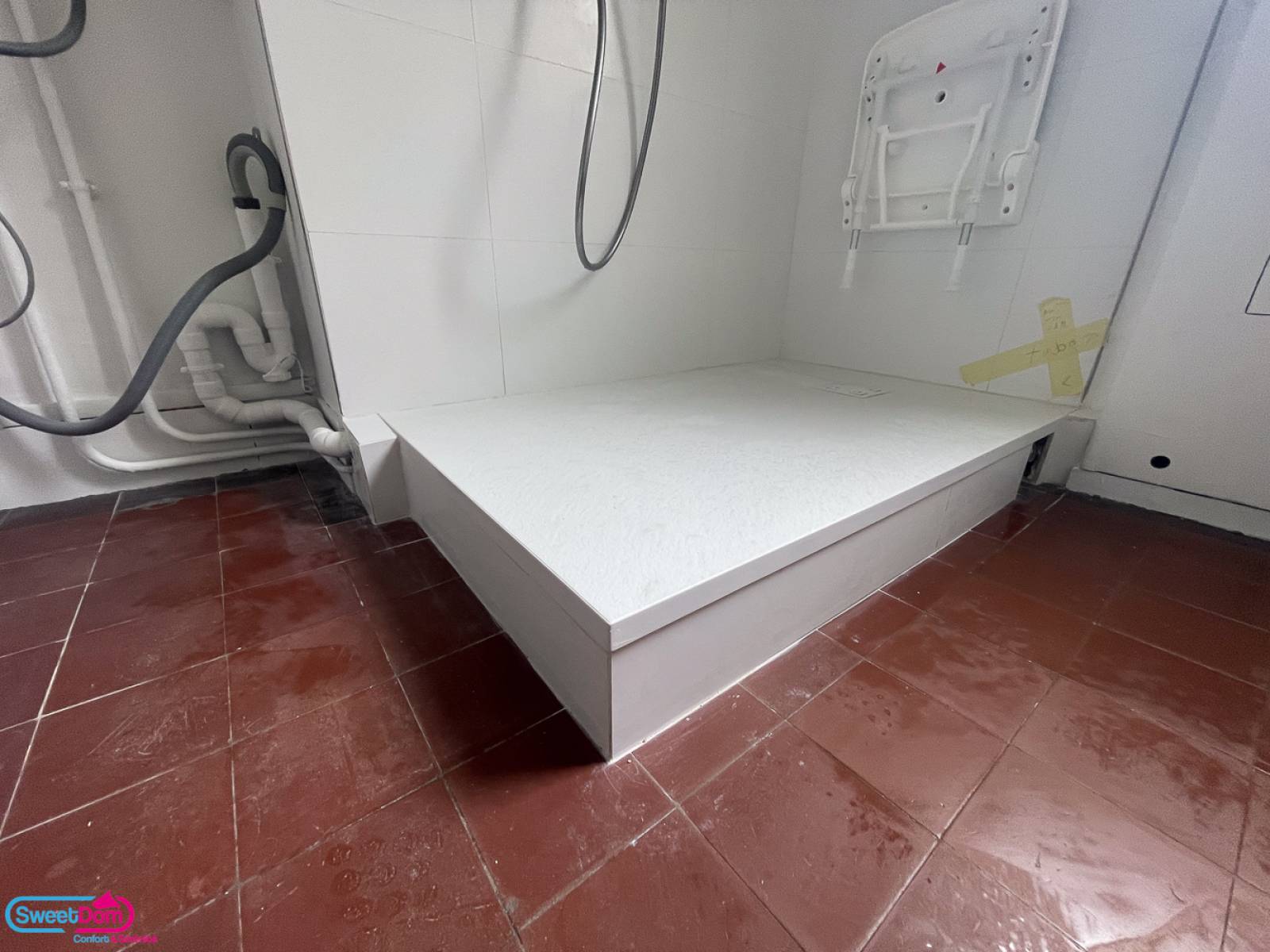 Avoir une douche en angle avec un siège de douche au Plessis-Robinson (92350)