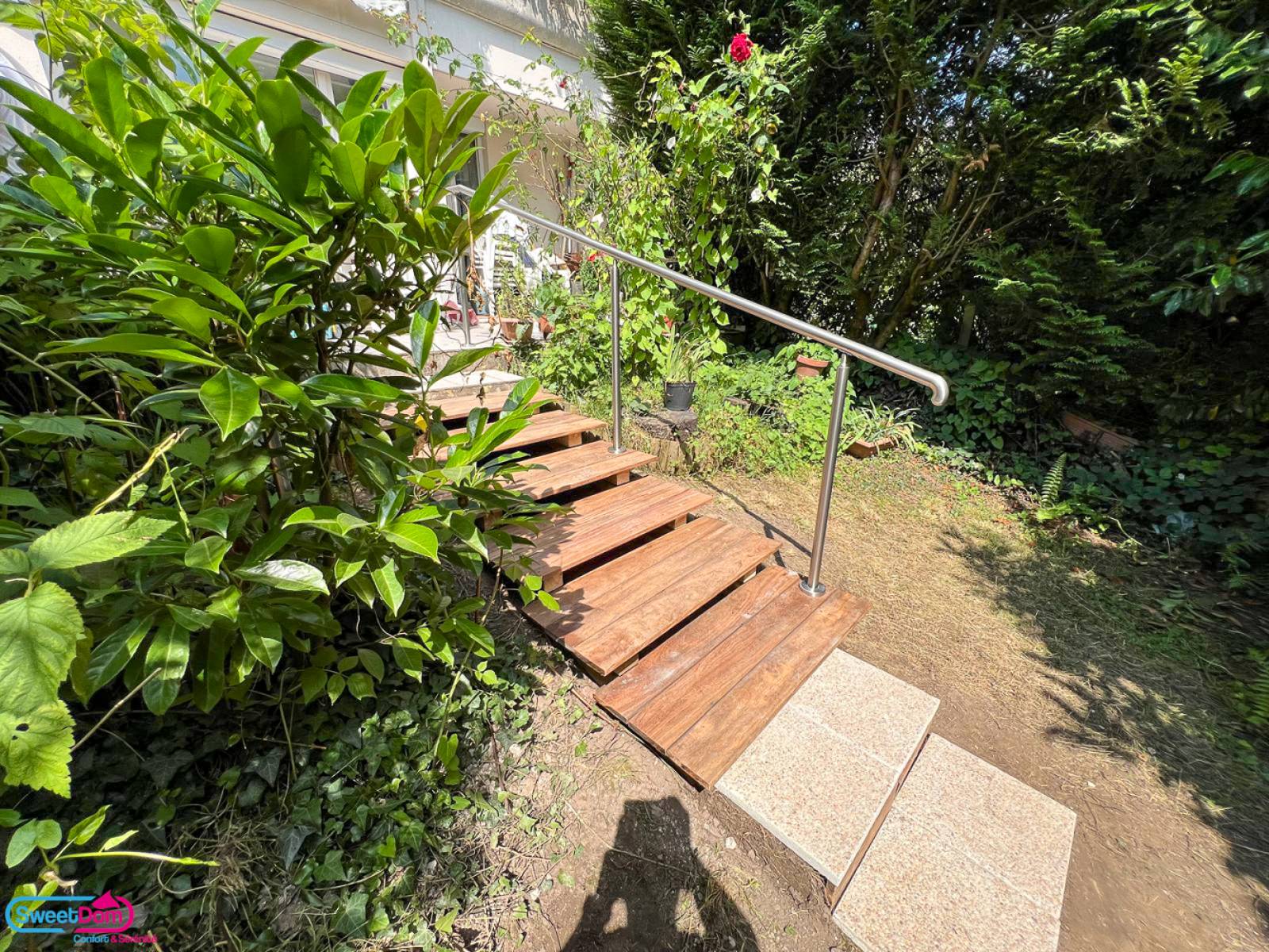 Obtenir un devis pour la créaton d'un escalier sur mesure dans un jardin à Montrouge (92120)