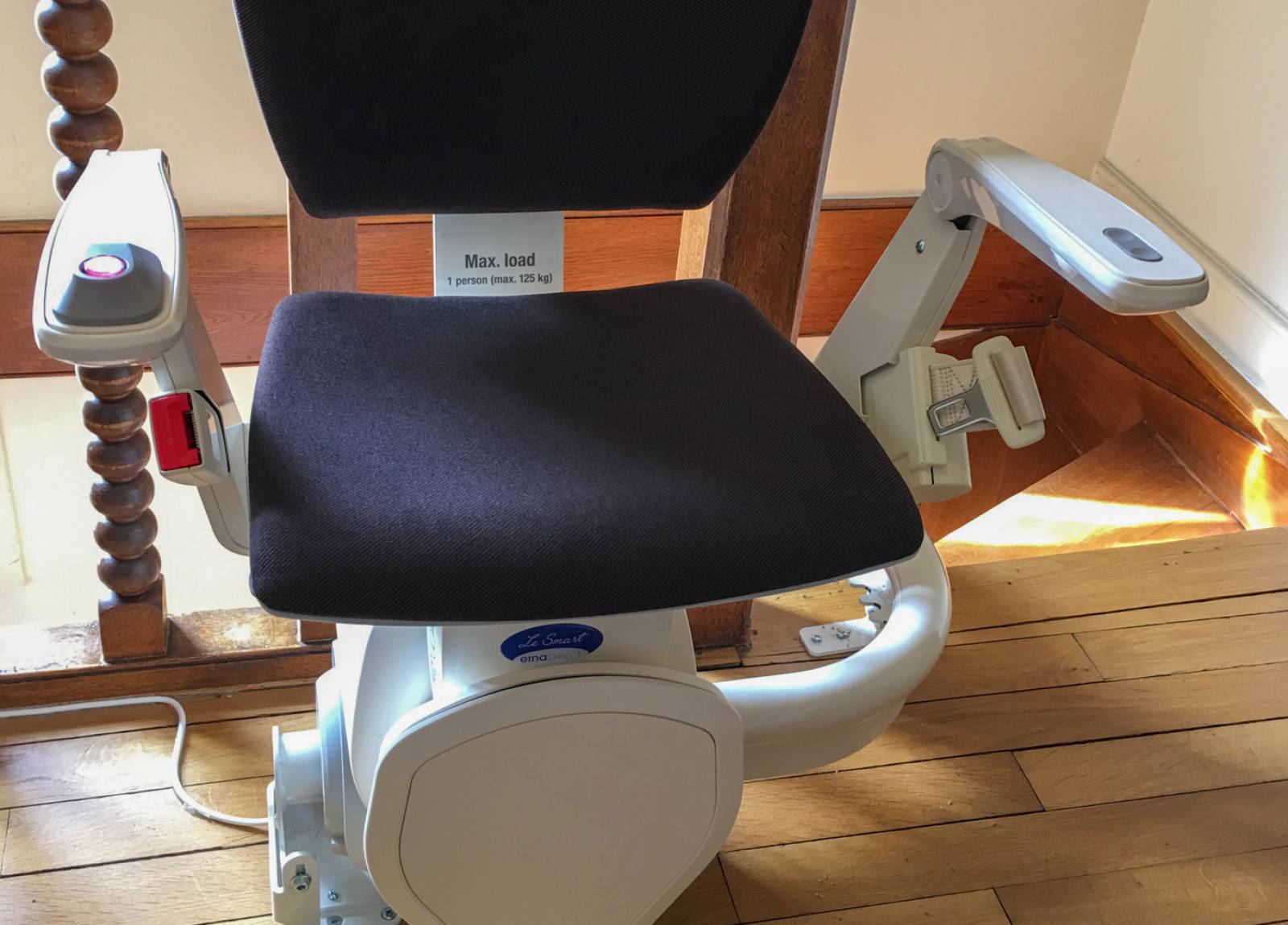 Assise du monte-escalier en haut de l'escalier (75015) 