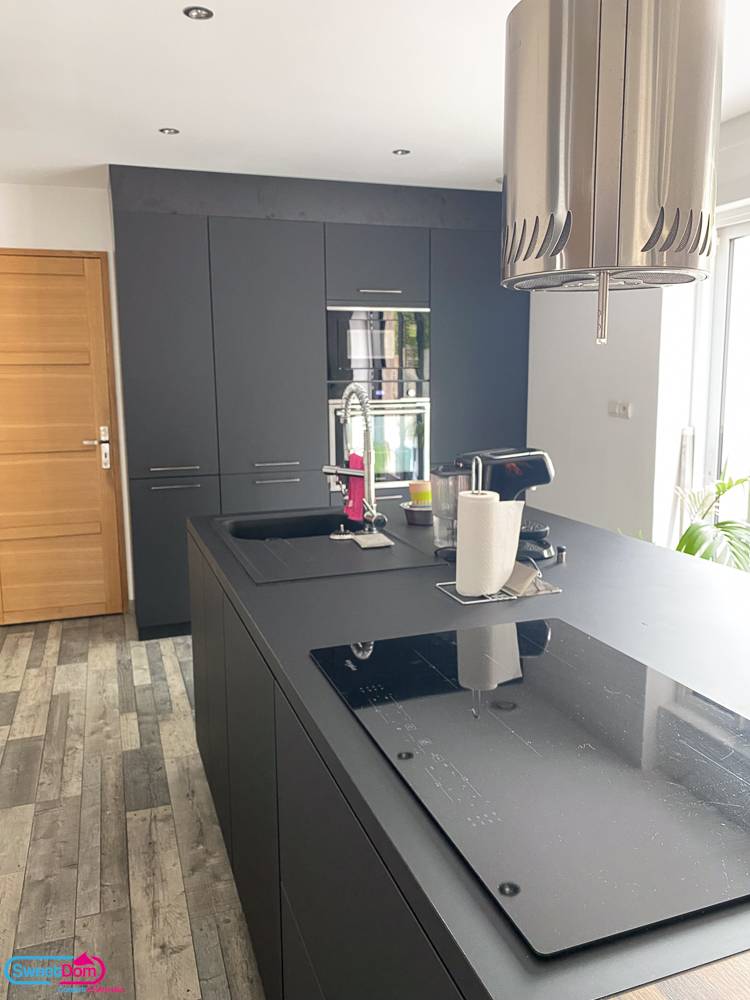 Installer une plaque de cuisson et une hotte sur l'îlot à Créteil (94000)