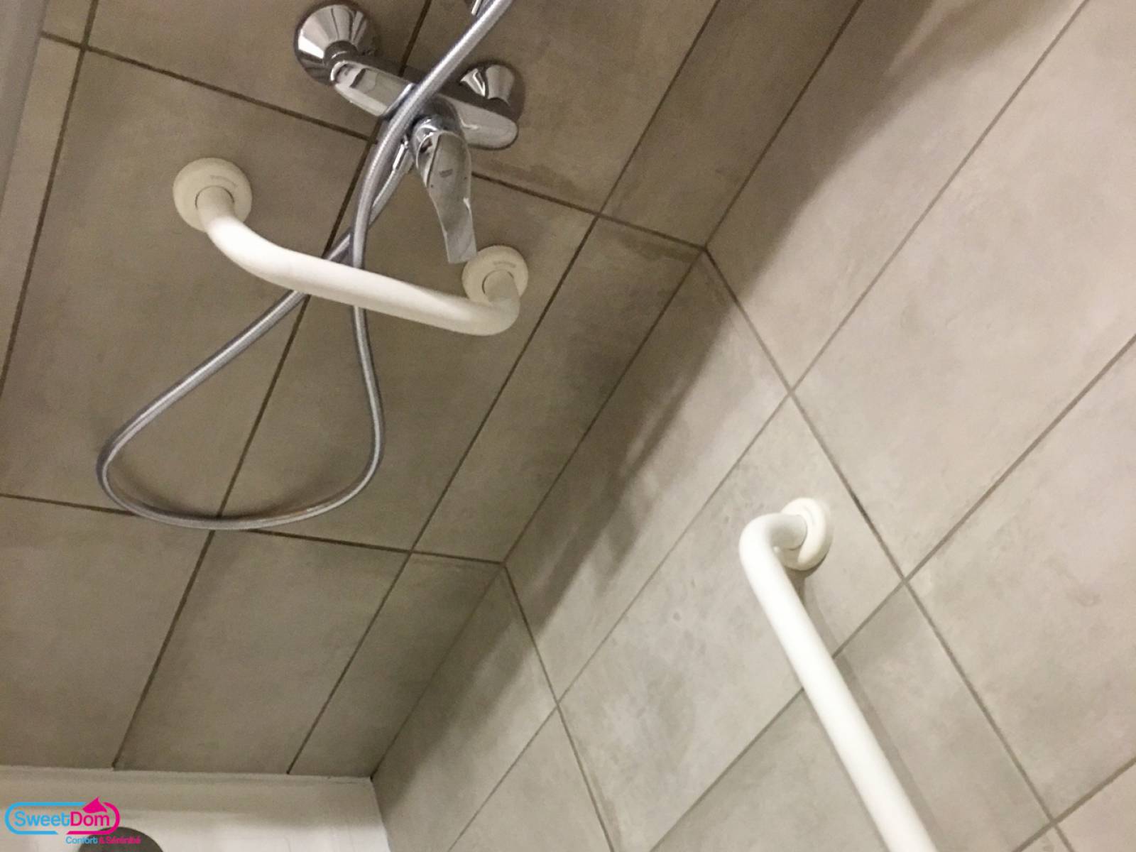 Equiper la douche pour sécuriser l'accès PMR à Neuilly-sur-Seine (92200)