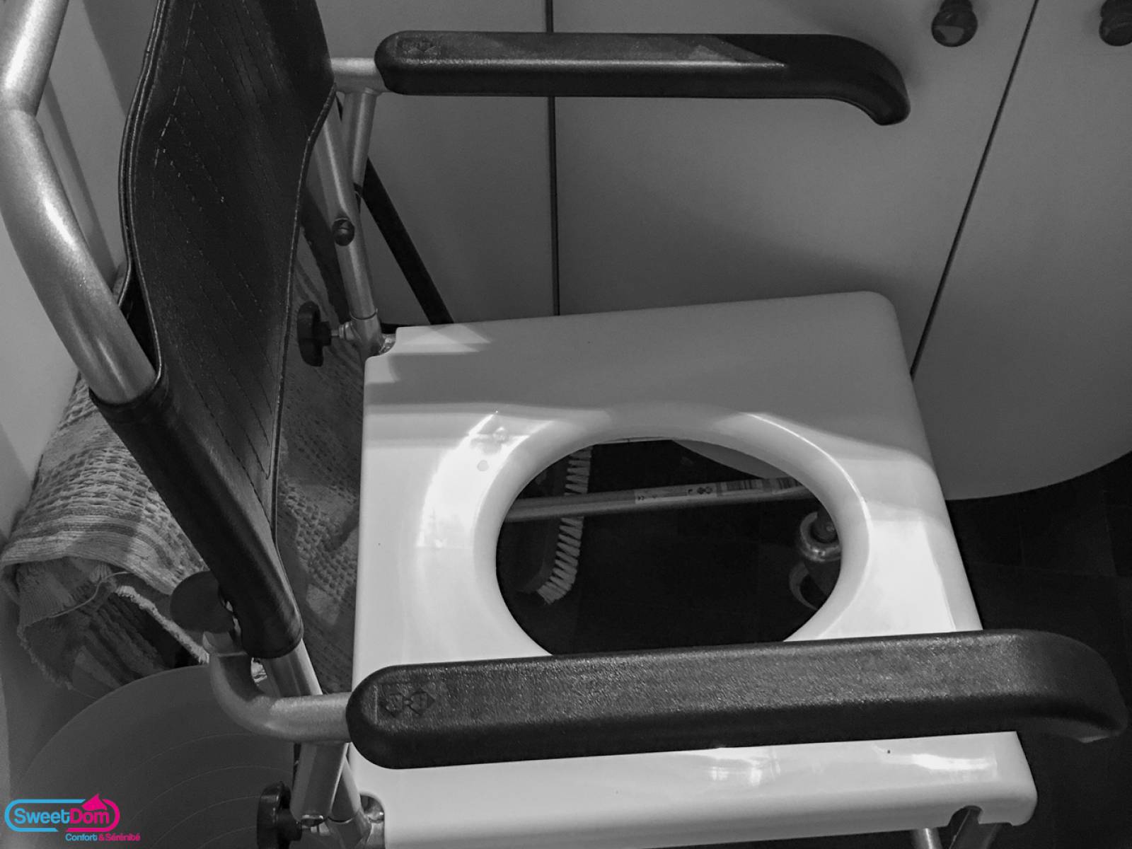 Devoir utiliser une chaise de douche lorsque l'accès est difficile à Neuilly-sur-Seine (92200)