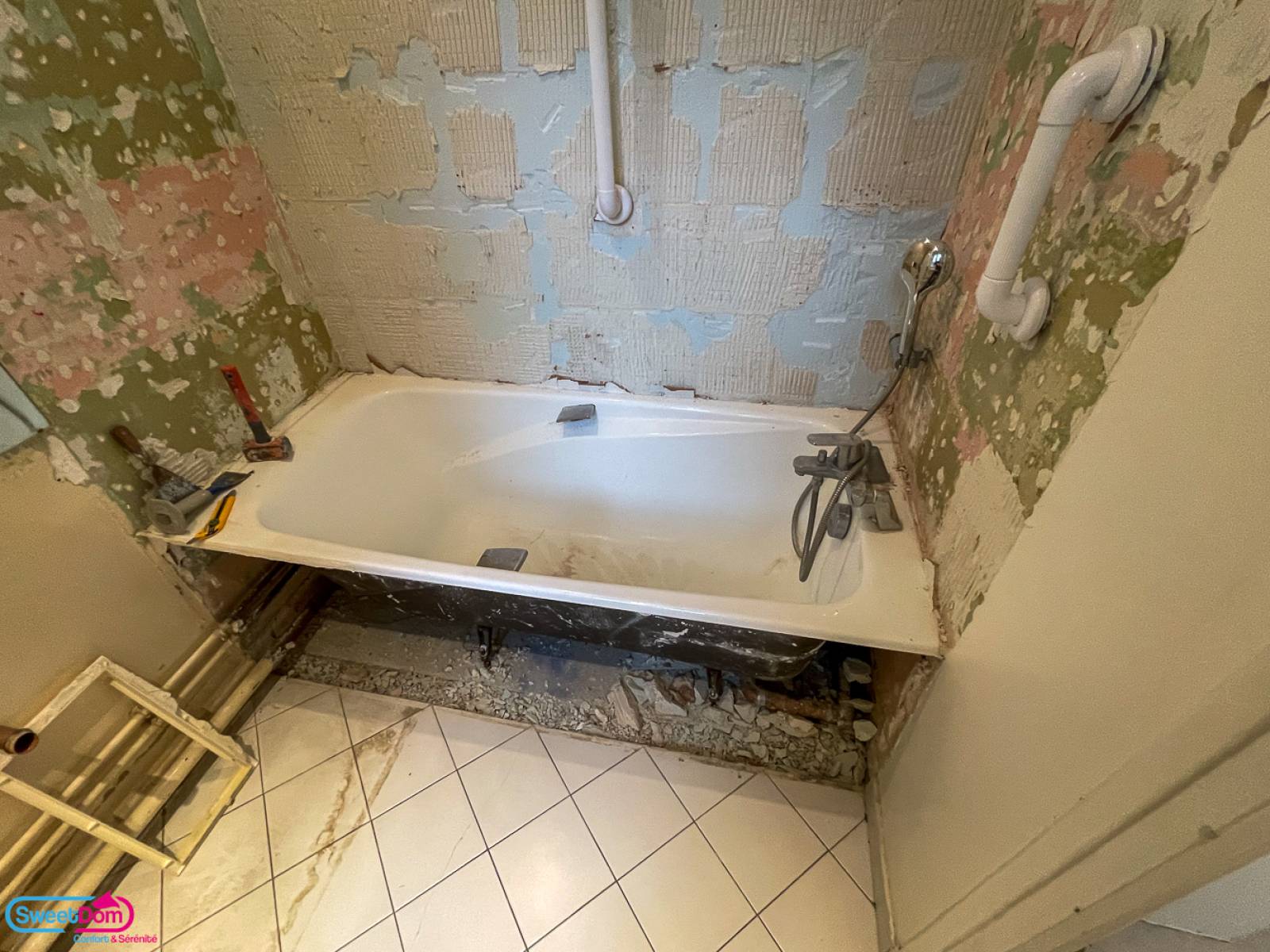 Déposer la baignoire pour créer une douche accessible à Neuilly-Plaisance (93360)