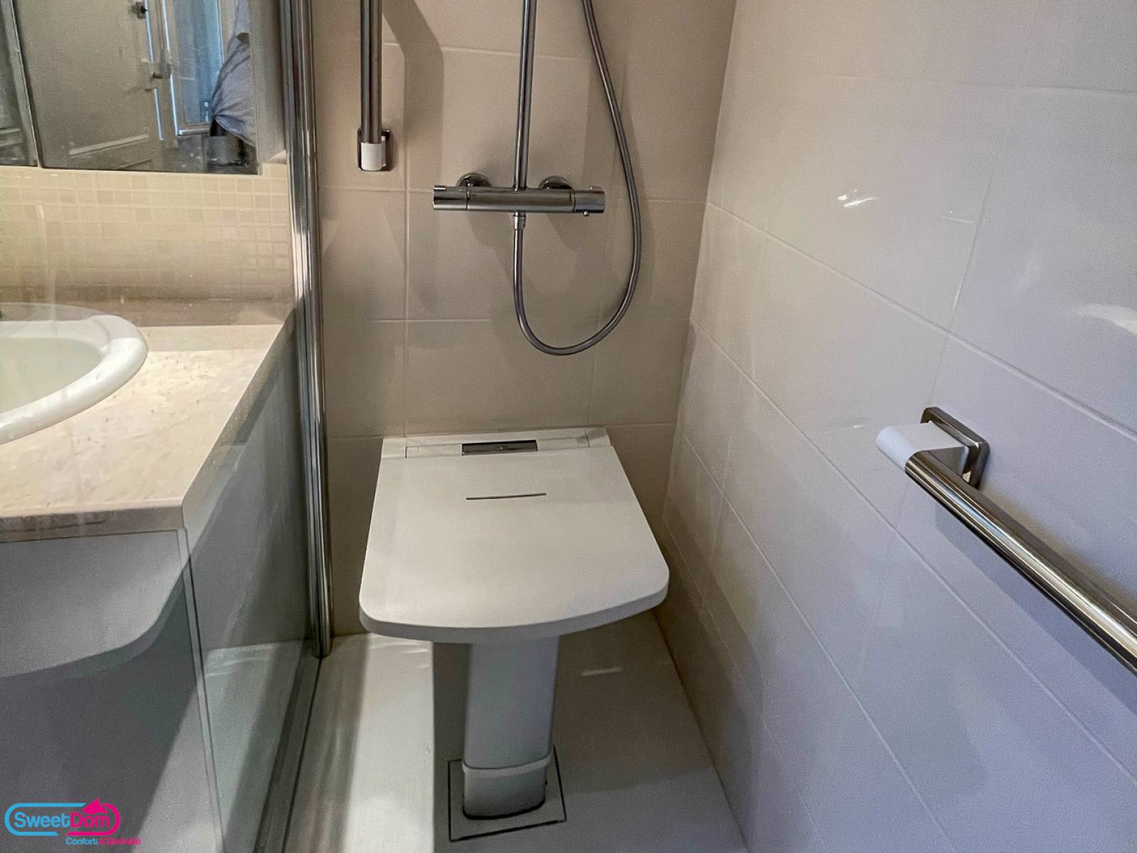 Equiper sa douche avec un siège rabattable et des barres d'appui à Neuilly-Plaisance (93360)
