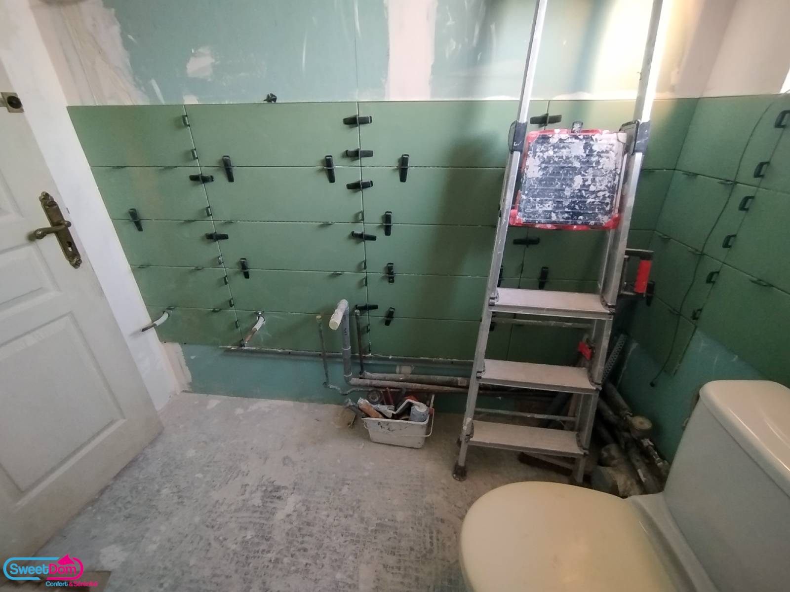 Poser le second carrelage dans le reste de la salle de douche à Arcueil (94110)
