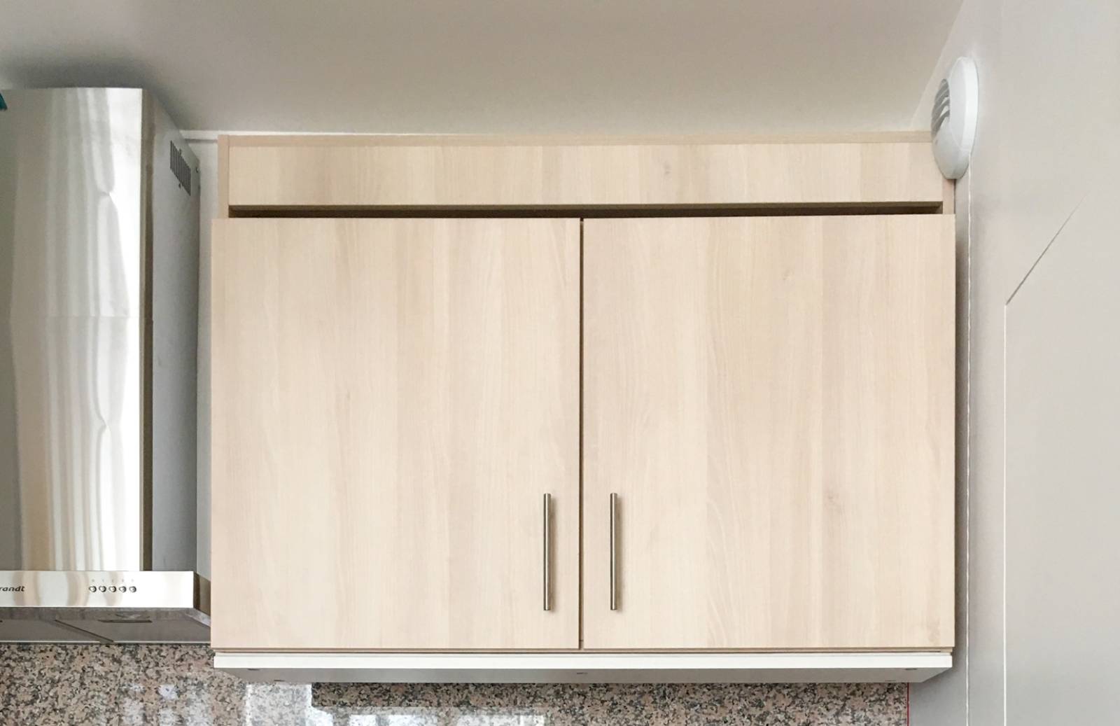 Meuble haut motorisé pour la cuisine (75016) 