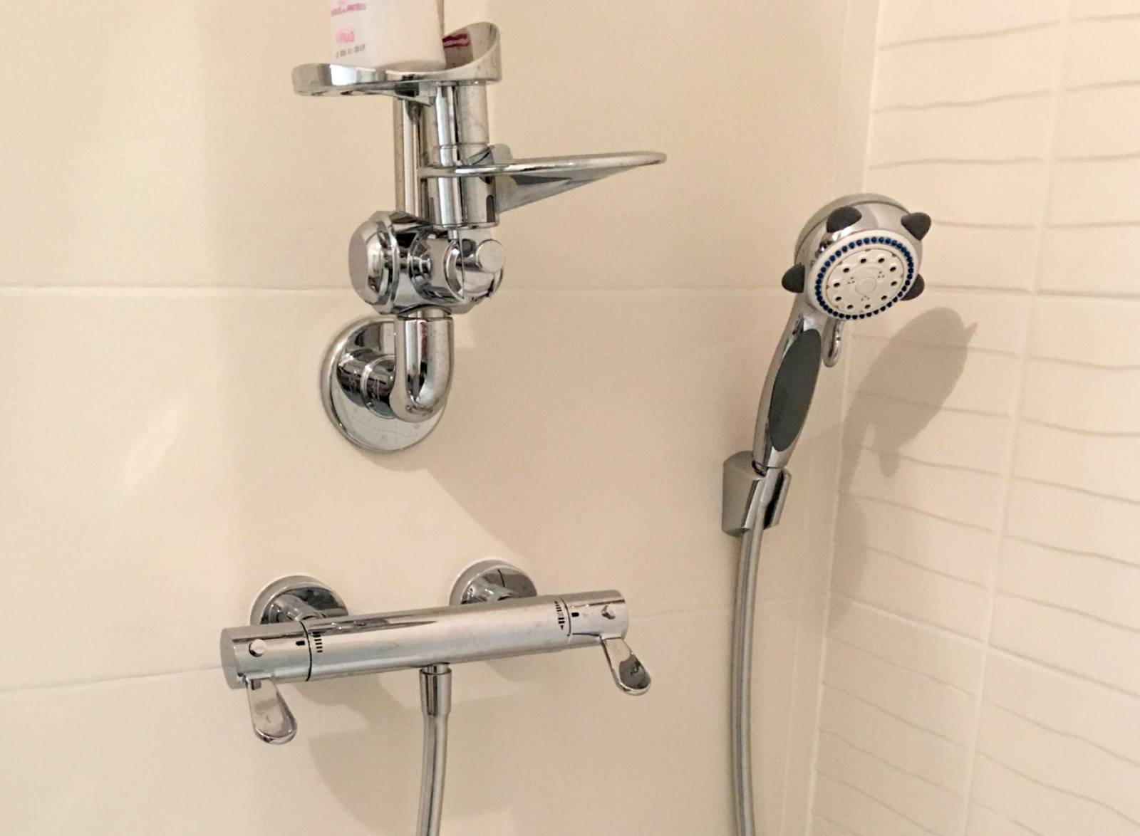 Robinetterie adaptée avec mitigeur thermostatique (75016)