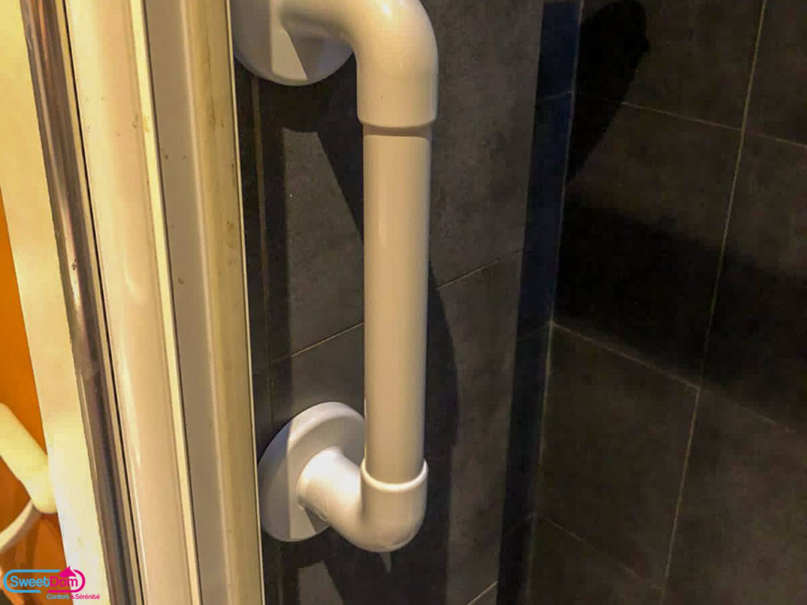 Installer une barre droite a l'entrée de ma salle de bain à Créteil (94000)