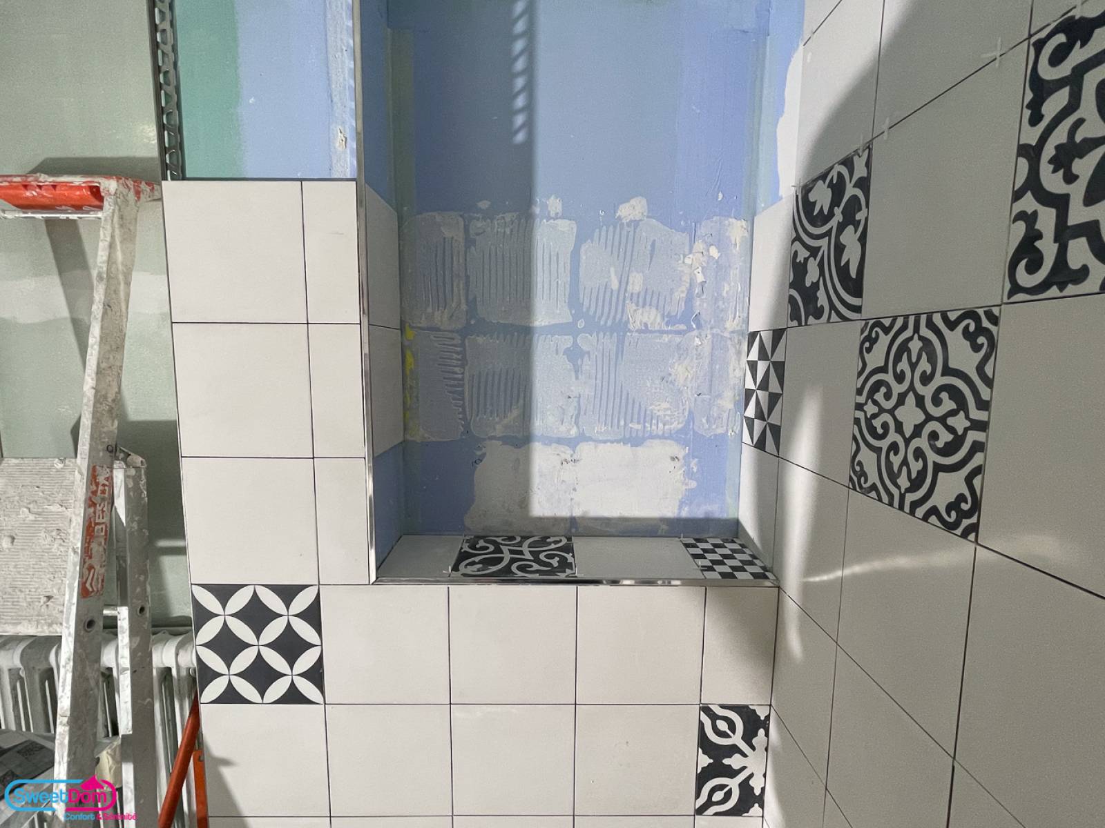 Poser dans la douche du carrelage avec de la mosaïque à Montreuil (93100)