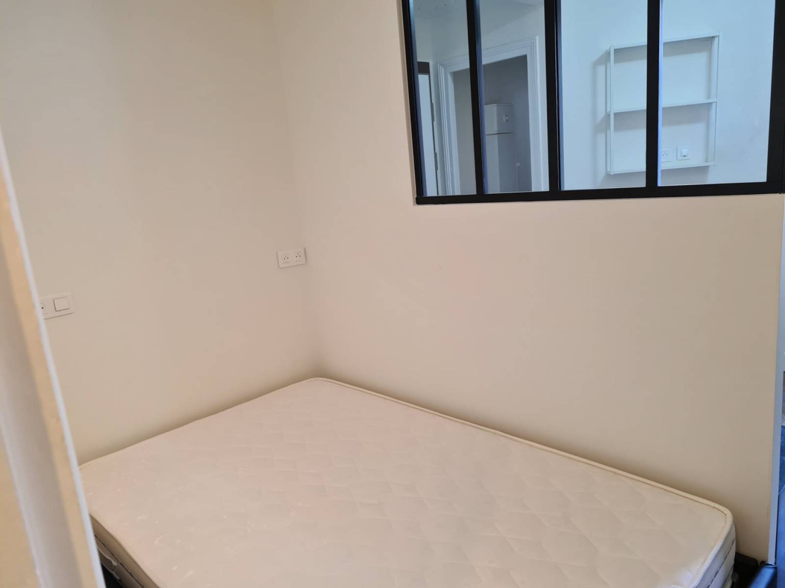 Vue de la chambre avec la verrière (75015)