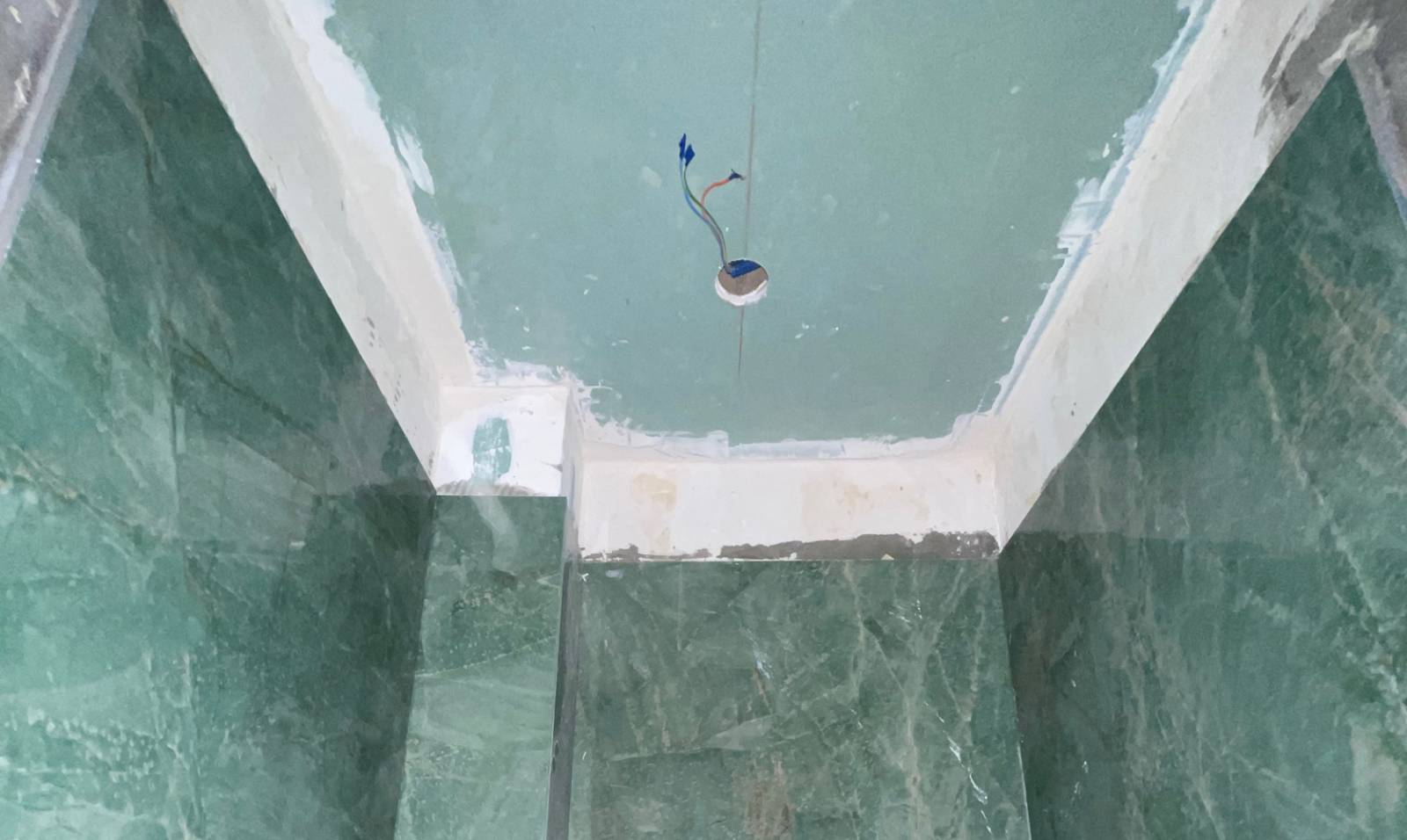 Création d'un faux plafond dans la salle d'eau (75015)