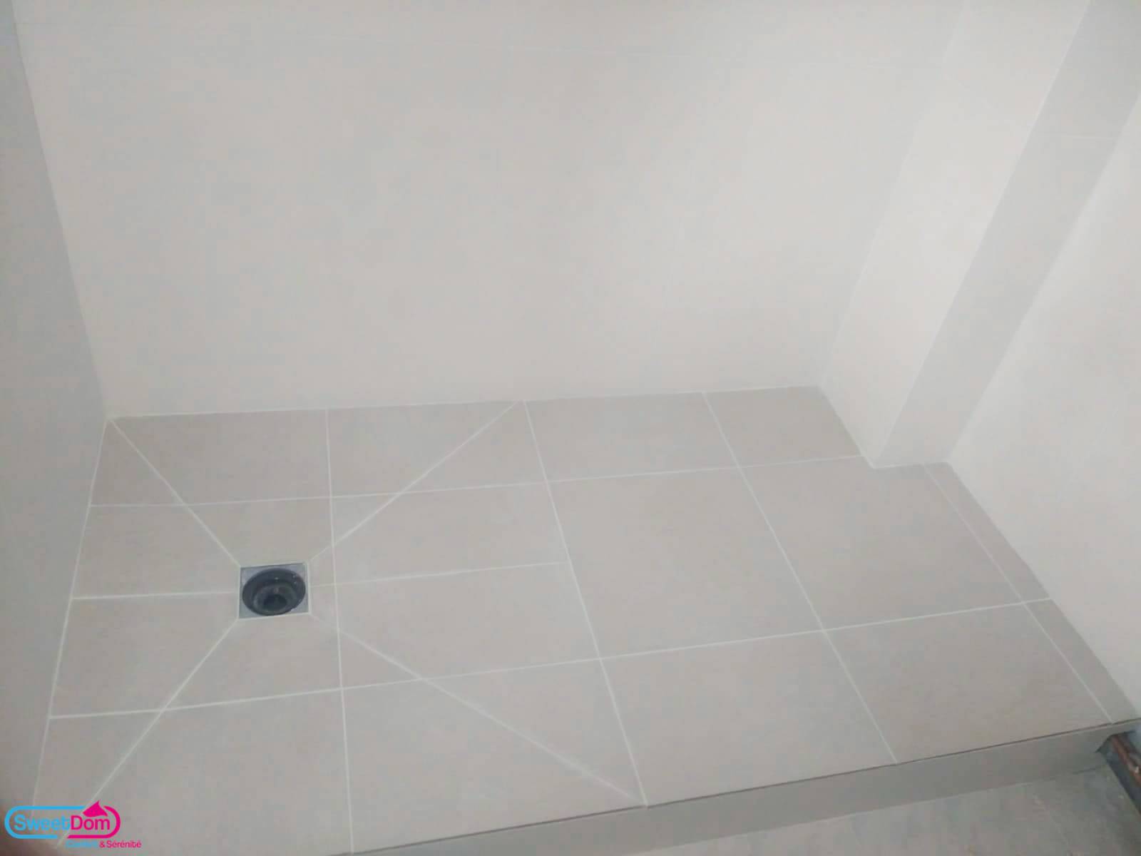 Réalisation d'un receveur carrelé pour la nouvelle douche à Lognes (77185)