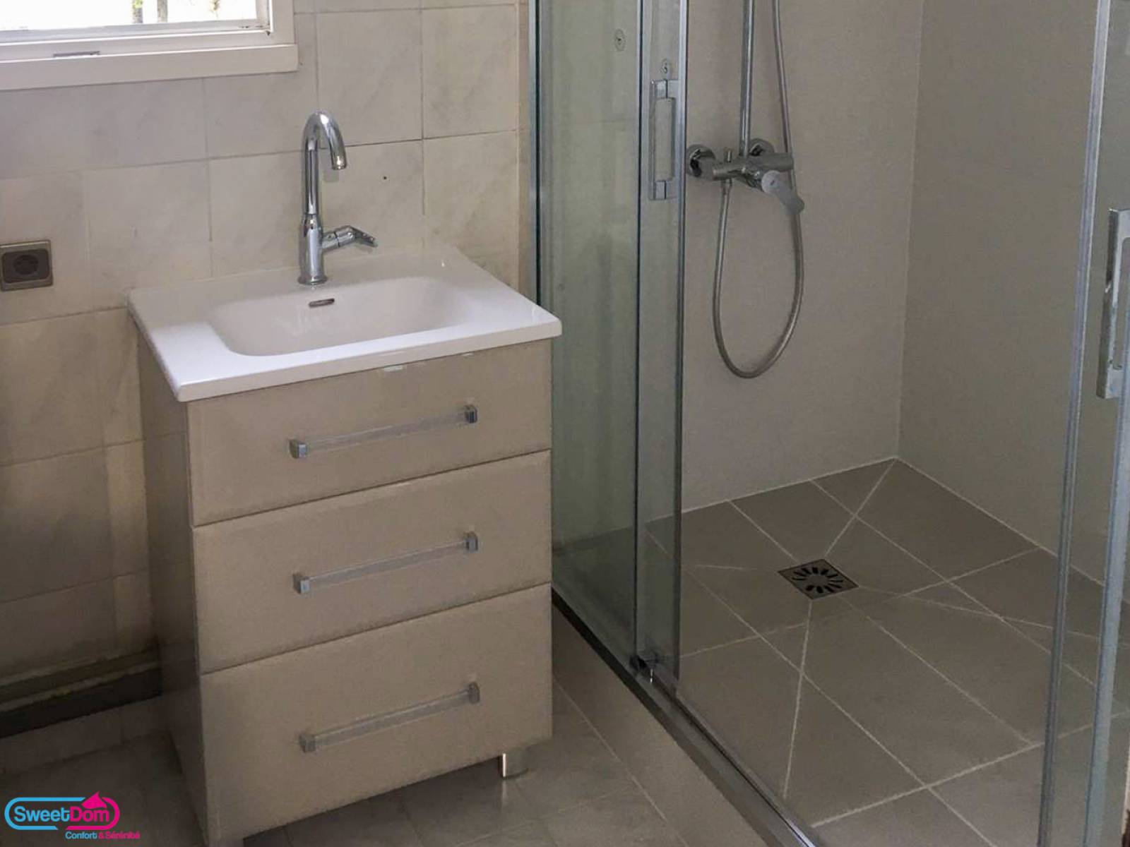 Donner un nouveau style à sa salle de bains en installant une douche à Lognes (77185)