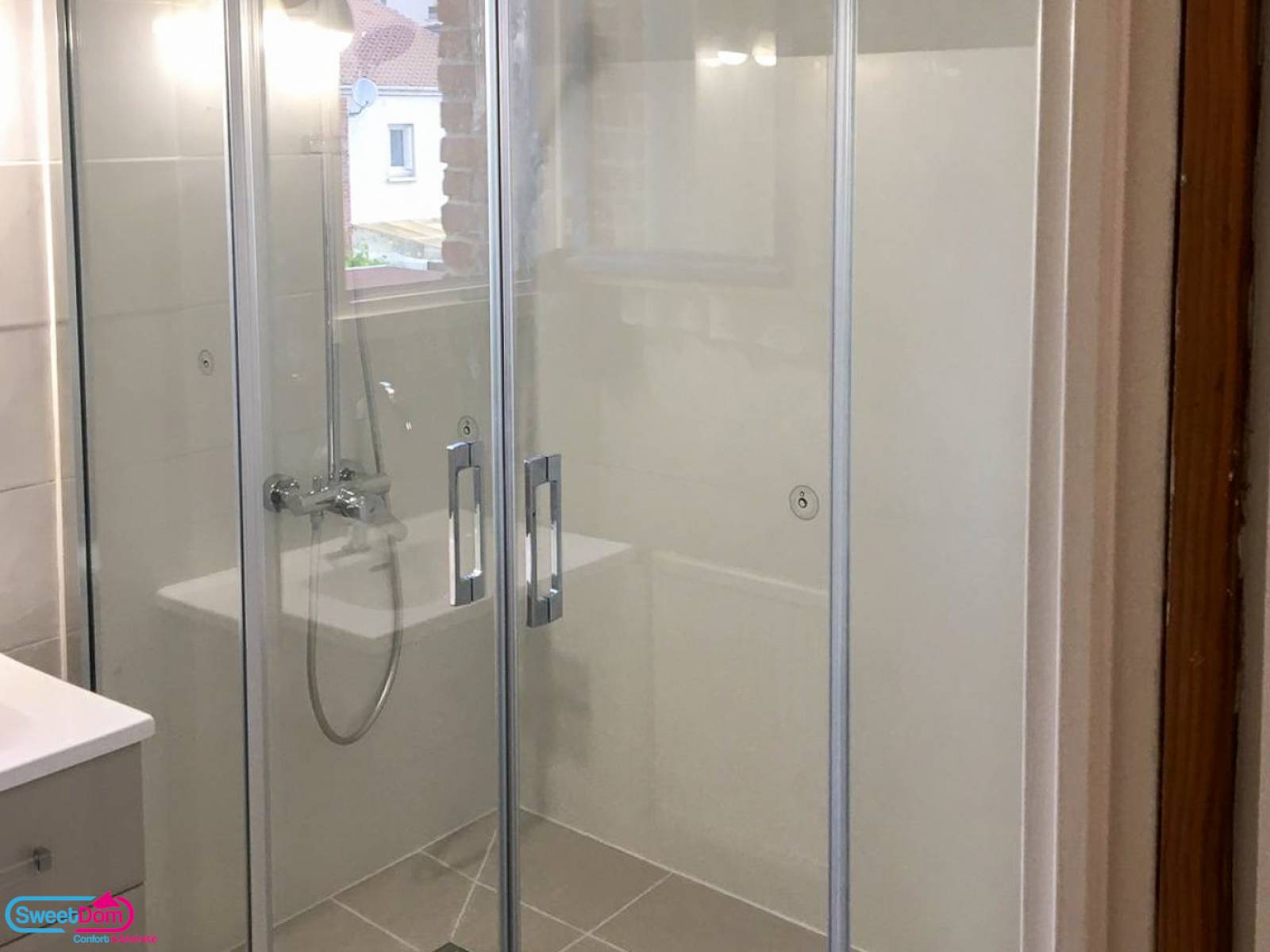 Utiliser une douche avec une entrée centrale à Lognes (77185)