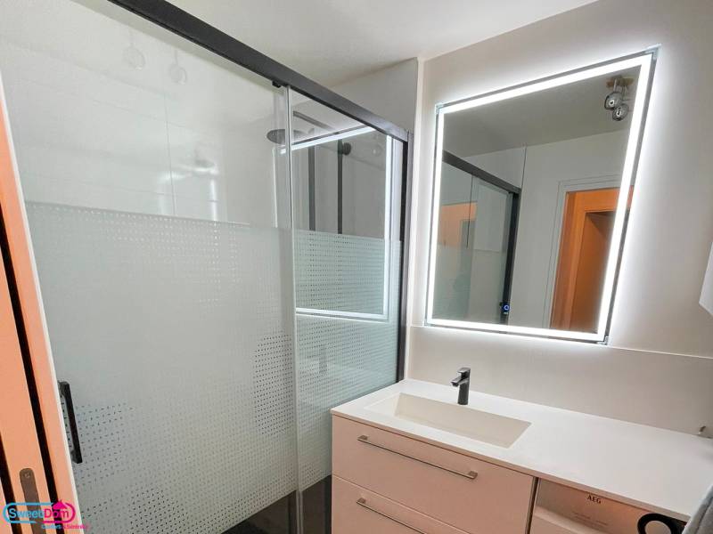 Installer une parois de douche coulissante À Créteil (94)