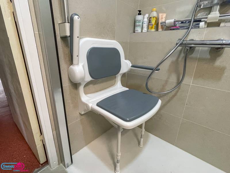 Installer un siège de douche confortable à Montrouge (92120)