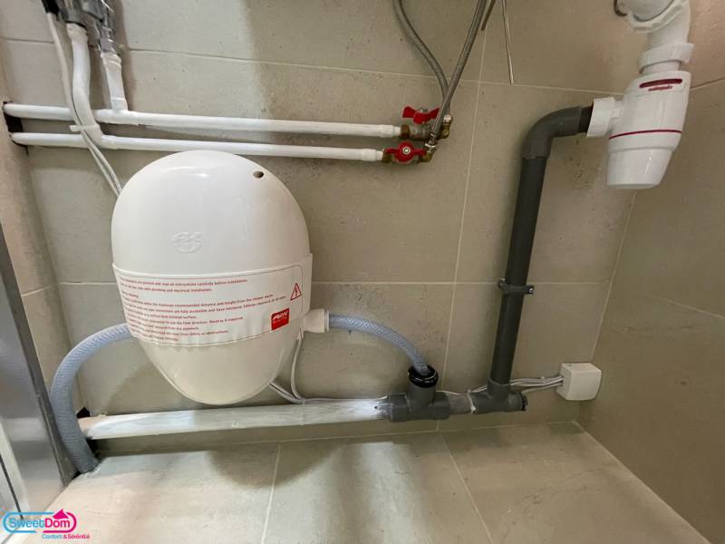 Transformation d’une baignoire en douche sécurisée et fonctionnelle avec un siège de douche AKW série 2000 à Paris 14e (75014)