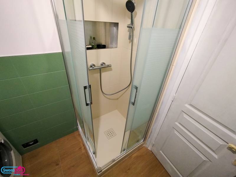Rénover complètement s salle de douche avec deux carrelages muraux différent à Arcueil (94110)