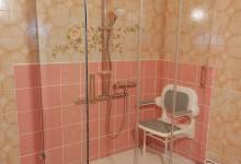 Douche adaptée avec carrelage mural conservé en partie, Arcueil (94)