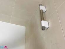 Équiper sa douche avec des barres d'appui design à Paris (75011)