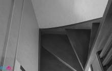 Franchir les marches d'un escalier avec un tournant à Chevilly Larue (94550)
