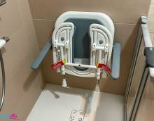 Choisir le siège pliant et confortable pour la nouvelle douche à Choisy-le-Roi (94)