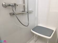 Notre zone d'activité pour ce service Rénovation de salle de bain PMR moderne dans un petit espace