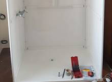 Mise en place de la cabine de douche (94320)
