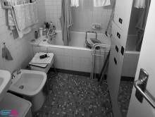 Enjamber la baignoire de sa salle de bains à Arcueil (94)