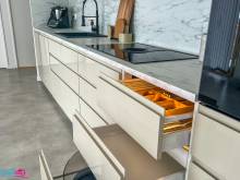 Notre zone d'activité pour ce service Rénovation cuisine sur-mesure laquée avec îlot central