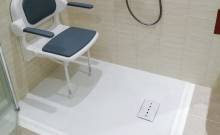Douche adaptée avec siège et rampe d'accès (75015) 
