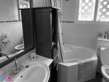 Remplacer une baignoire d'angle par une solution plus accessible à Nanterre (92000)