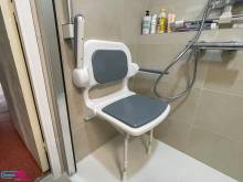 Siège de douche AKW 2000 avec accoudoirs