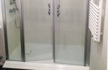 Nouvelle douche adaptée avec 2 portes battantes (75016)