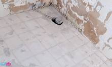 Déposer le carrelage de sol de la salle d'eau pour pouvoir aménager à Boulogne-Billancourt (92)